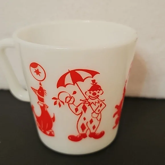 3 Piece Circus Themed Pyrex Set - Picture 9 of 12